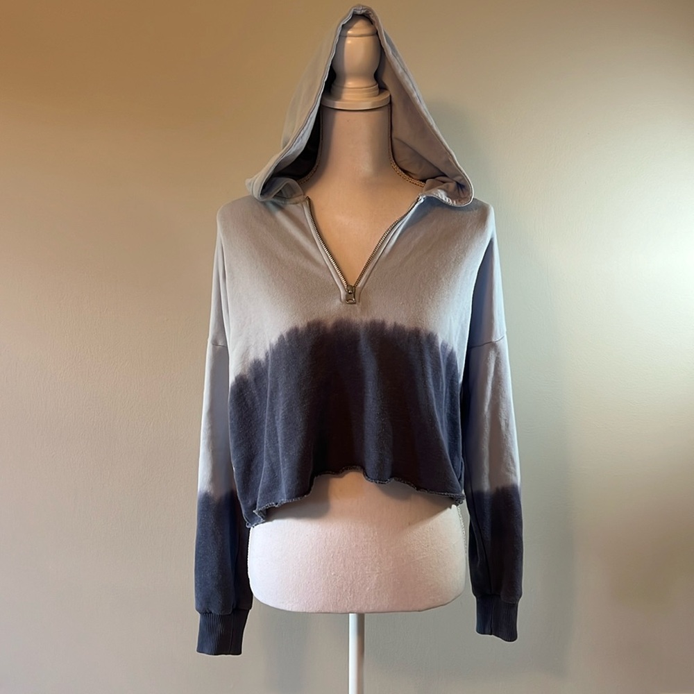 Comfy! Aerie tie dye cropped hoodie with zip neck, size XS.